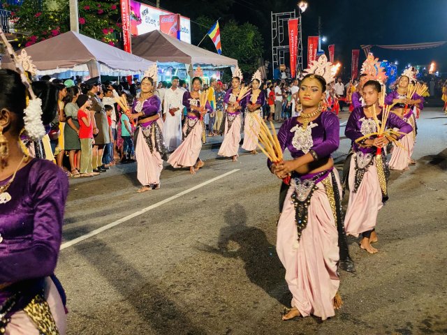 Dambadeniya Esala Perahera